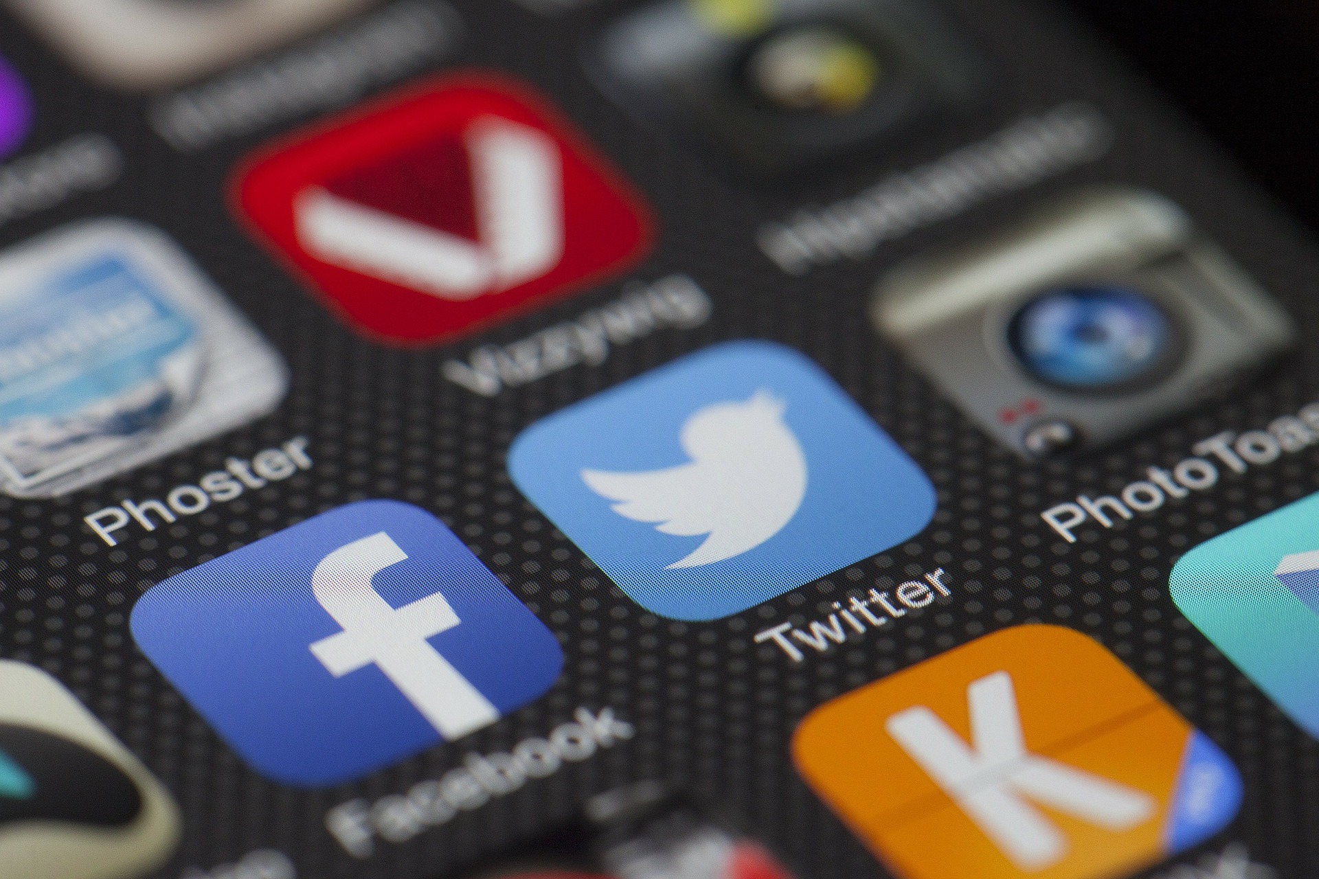 Social Media Marketing - The Six Figure Problem